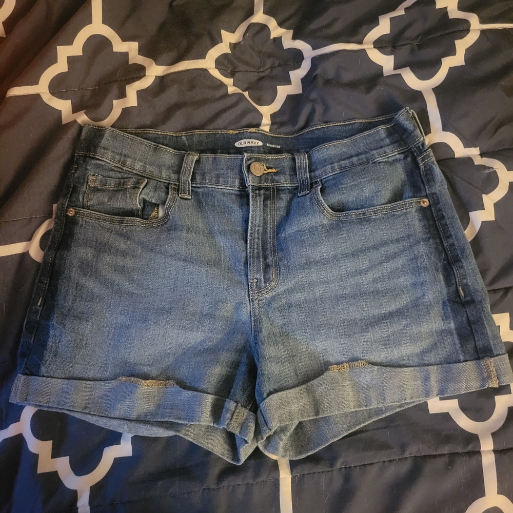 Old navy boyfriend shorts